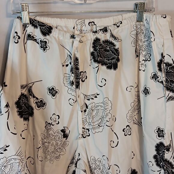 Victoria Jones 2pc. Floral Sequined Capri Set - Picture 3 of 11